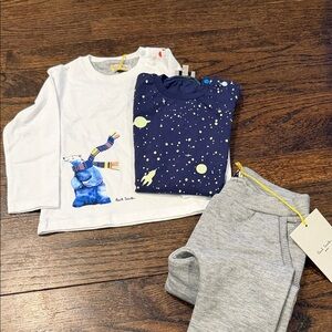 Paul Smith - 3 piece set
White long sleeve Tshirt , Navy Tshirt  & Grey Joggers.